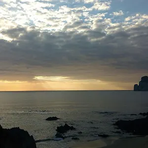 Couette-café Santa Barbara, Iglesias